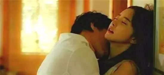 爱燃情感:“亲密”之后,男人有这3个动作,说明他嫌弃你 爱燃情感:“亲密”之后,男人有这3个动作,说明他嫌弃你